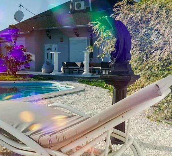 VILLA 1